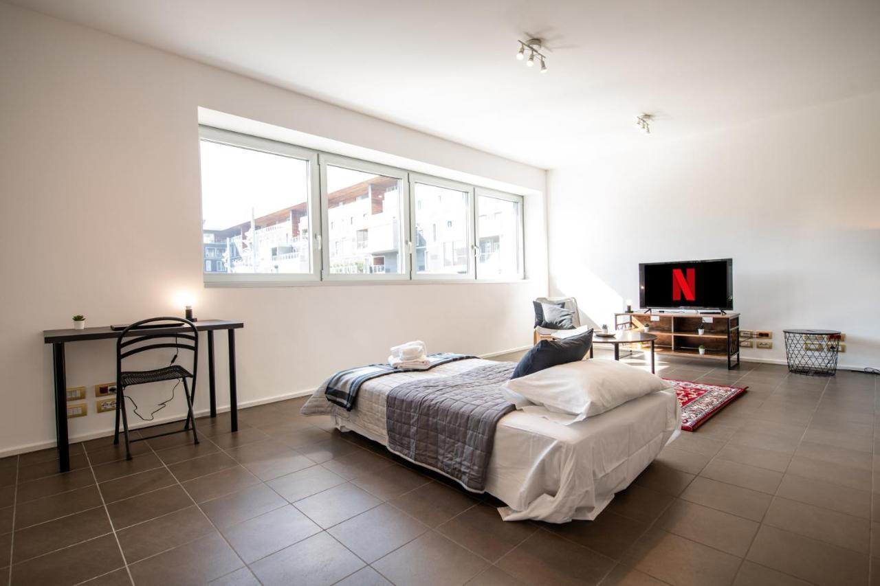 350 M Dalla Stazione L Parcheggio Free L Nova Loft Apartman Parma Kültér fotó