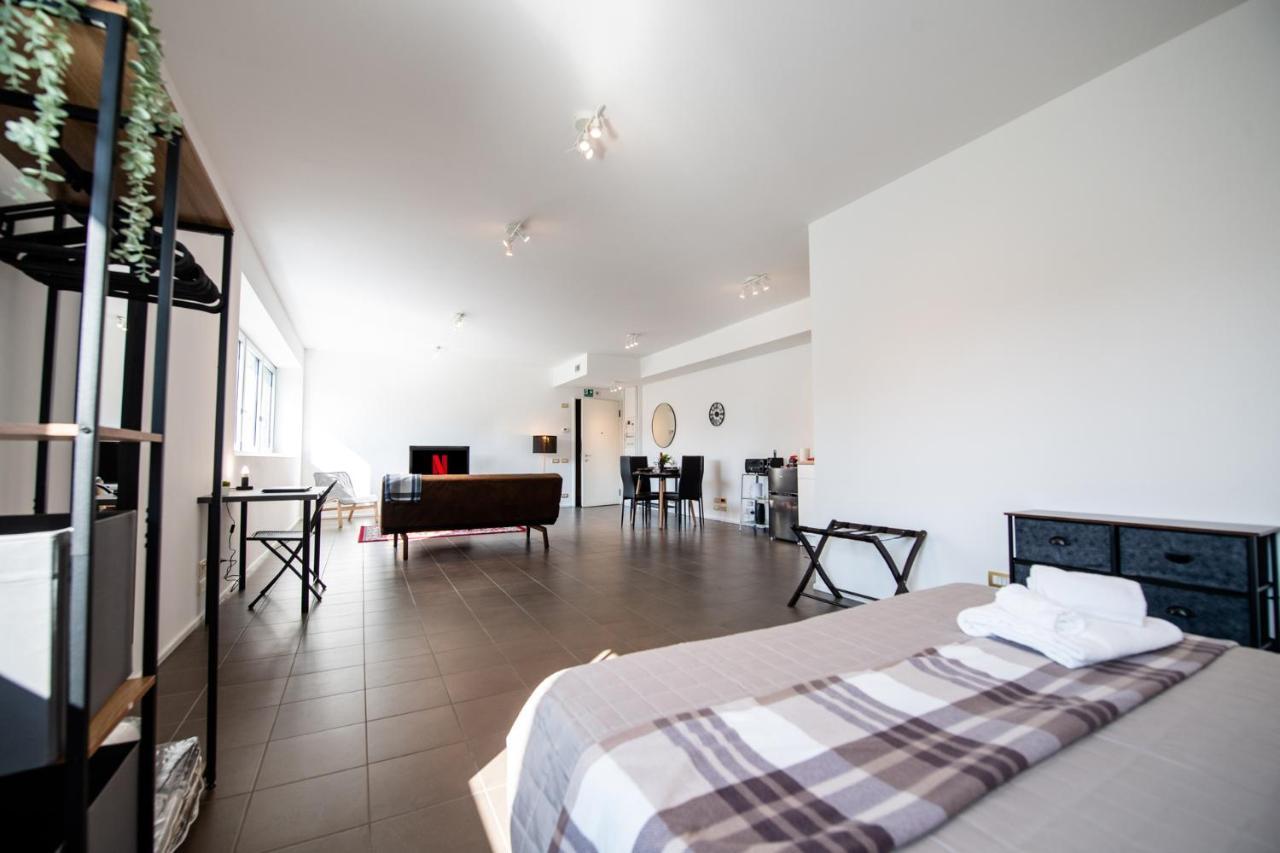 350 M Dalla Stazione L Parcheggio Free L Nova Loft Apartman Parma Kültér fotó