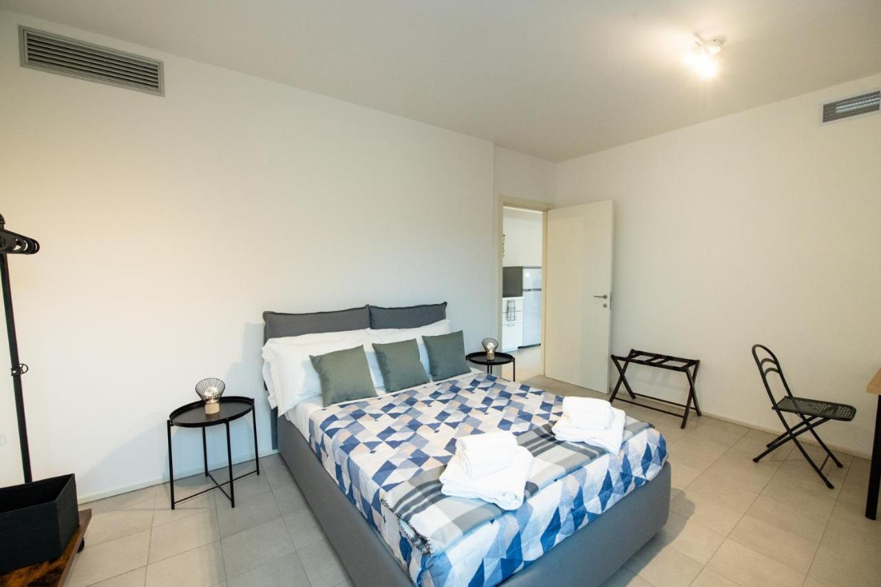 350 M Dalla Stazione L Parcheggio Free L Nova Loft Apartman Parma Kültér fotó