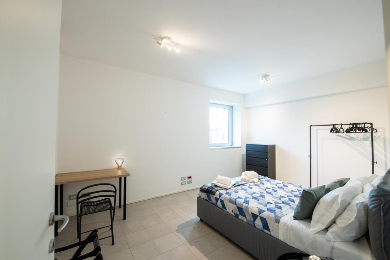 350 M Dalla Stazione L Parcheggio Free L Nova Loft Apartman Parma Kültér fotó