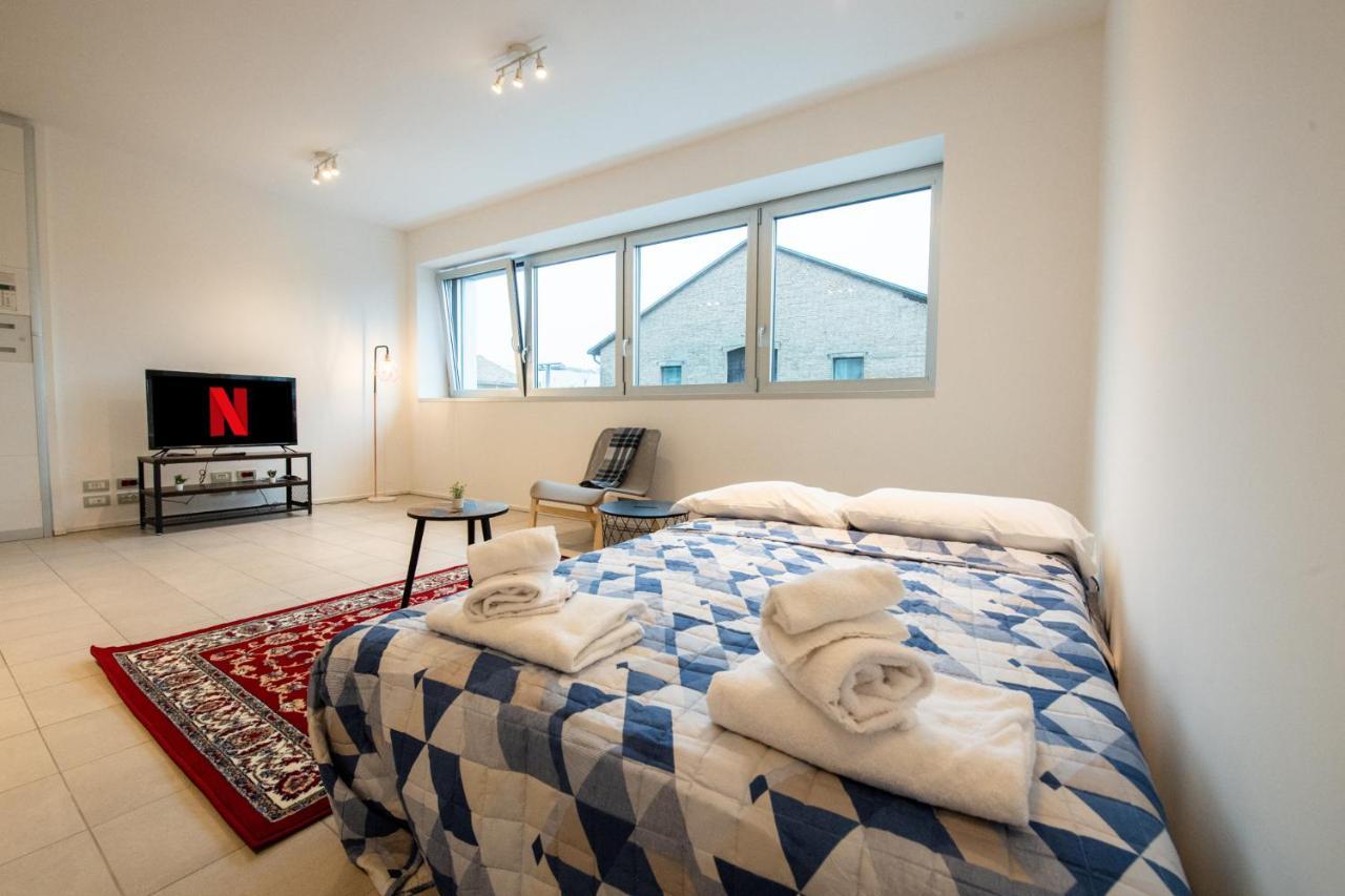 350 M Dalla Stazione L Parcheggio Free L Nova Loft Apartman Parma Kültér fotó