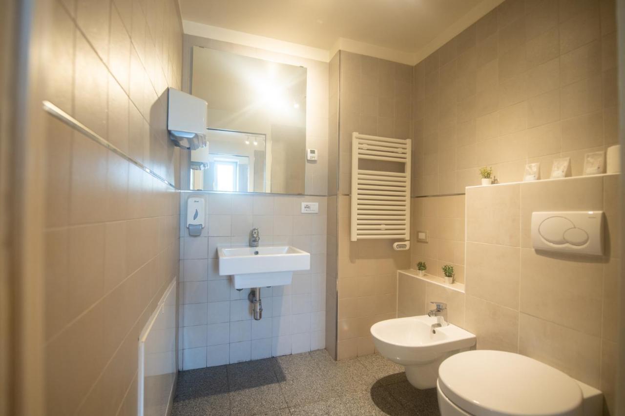 350 M Dalla Stazione L Parcheggio Free L Nova Loft Apartman Parma Kültér fotó