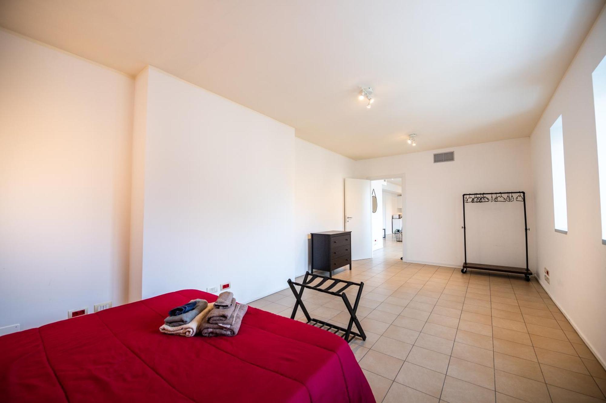 350 M Dalla Stazione L Parcheggio Free L Nova Loft Apartman Parma Kültér fotó
